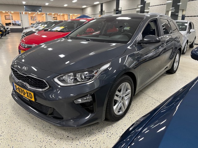 Kia Ceed - 1.0 T-GDI MHEV Automaat Navigatie Haf Leder Trekhaak afnb