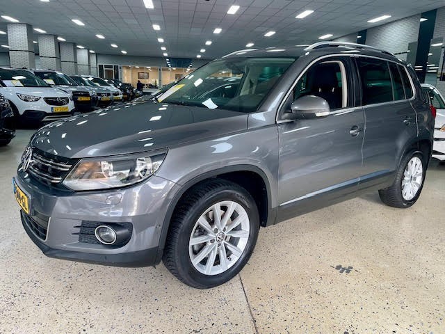 Volkswagen Tiguan - 2.0 TSI 4x4 Automaat Panorama Dak Apple/Android ECC Cruise