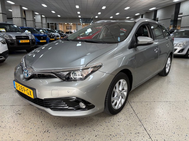 Toyota Auris - 1.8 Hybride Navigatie ECC Winterpakket LM Parkeerhulp