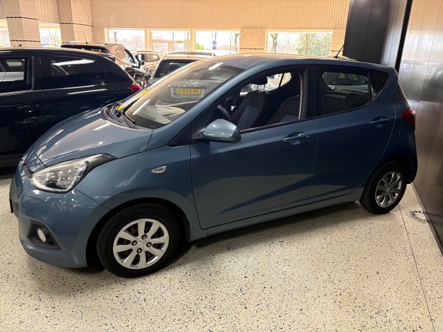 Hyundai I10 - 1.0 i Motion Comfort / Navigatie / Climatronic / Cruise / Pdc