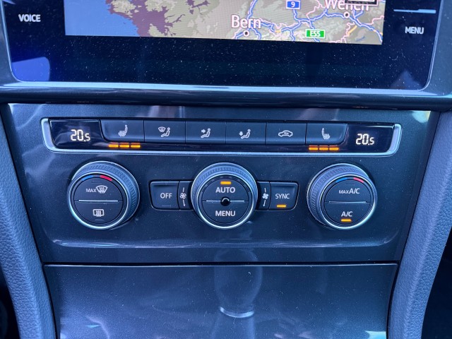 VOLKSWAGEN GOLF Variant 1.5 TSI Highline Business R-Line 150pk Adp Cruise, Navi, Autobedrijf Schneberger, 6641 AG Beuningen