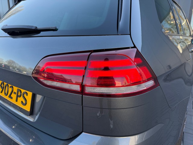 VOLKSWAGEN GOLF Variant 1.5 TSI Highline Business R-Line 150pk Adp Cruise, Navi, Autobedrijf Schneberger, 6641 AG Beuningen