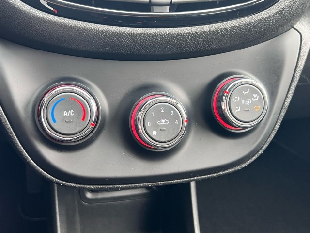 OPEL KARL 1.0 Rocks Online Edition / CRUISE CTR. / PARK. SENS. / BLUETOOTH Autobedrijf Schneberger, 6641 AG Beuningen