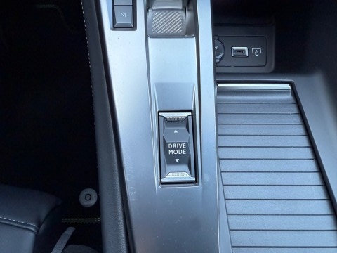 PEUGEOT 408 1.2 PureTech GT 130 / Camera / Elek. stoelen / PDC / Stoelverw. Autobedrijf Schneberger, 6641 AG Beuningen