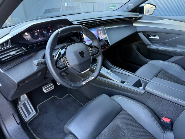 PEUGEOT 408 1.2 PureTech GT 130 / Camera / Elek. stoelen / PDC / Stoelverw. Autobedrijf Schneberger, 6641 AG Beuningen