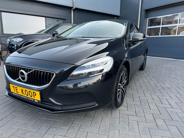 VOLVO V40 2.0T2 Momentum, nette auto, dealer onderhouden, navigatie, airco, de Bruyn Auto's V.O.F., Baarle - Nassau