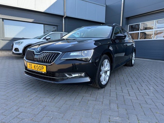 SKODA SUPERB Combi 1.8TSi Aut. Style Business Camera Leder schuifdak Trekhaak, de Bruyn Auto's V.O.F., Baarle - Nassau