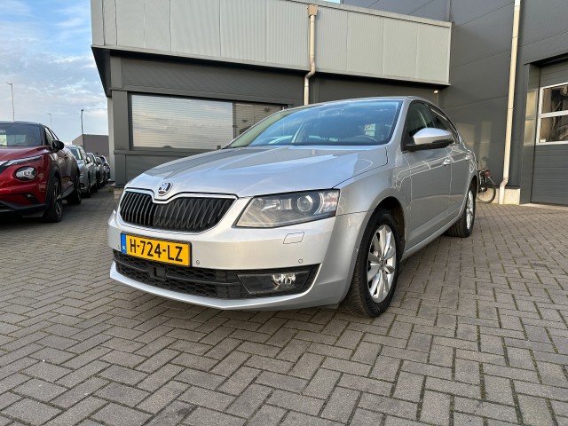 SKODA OCTAVIA 1.2 TSi GreenTech Elegance Navigatie stoelverwarming , de Bruyn Auto's V.O.F., Baarle - Nassau