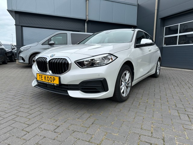 BMW 1-SERIE 118i Executive Navi. schuifdak 140PK , de Bruyn Auto's V.O.F., Baarle - Nassau