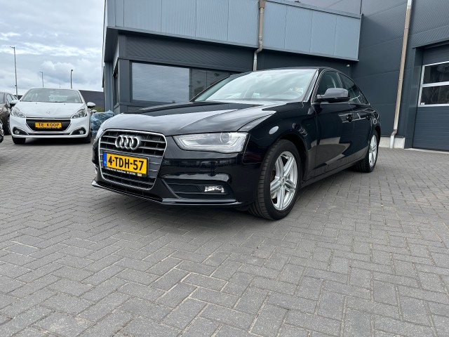 AUDI A4 Limousine 1.8 TFSi Edition Navigatie Trekhaak , de Bruyn Auto's V.O.F., Baarle - Nassau