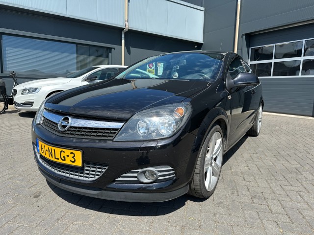 OPEL ASTRA Astra GTC 1.6 met werkende airco, trekhaak en nieuwe APK, de Bruyn Auto's V.O.F., Baarle - Nassau