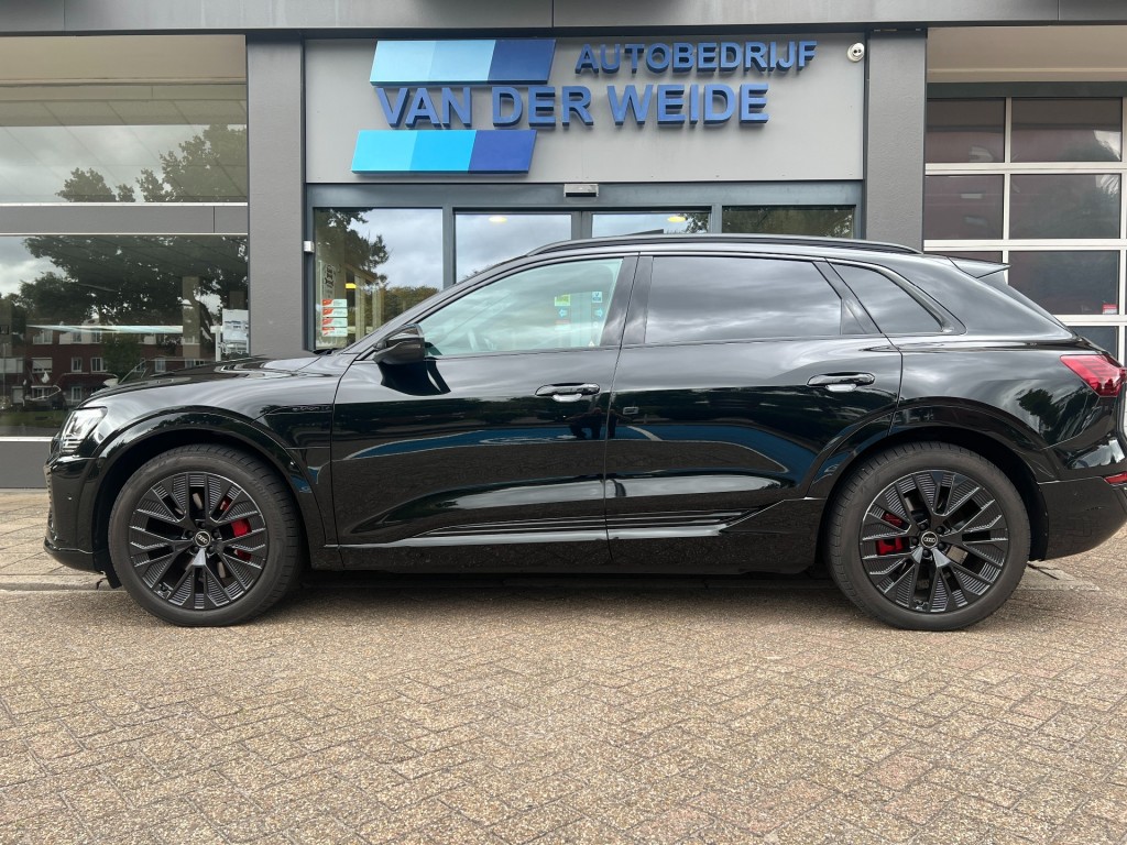 AUDI, Q8 E-TRON