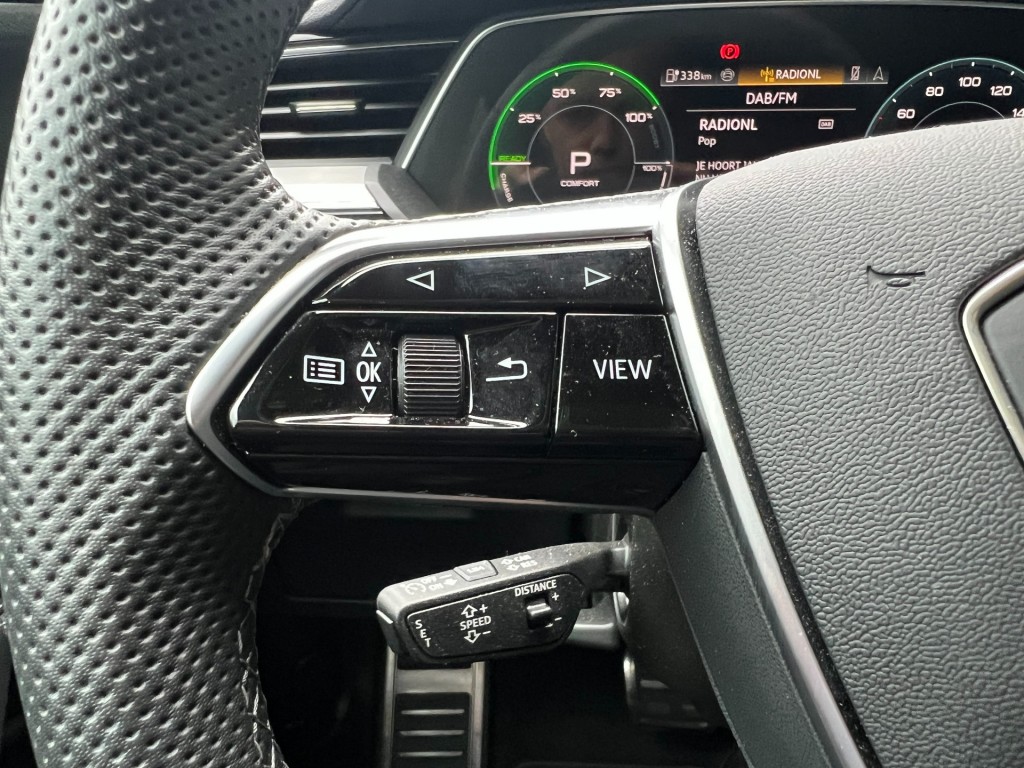 AUDI, Q8 E-TRON