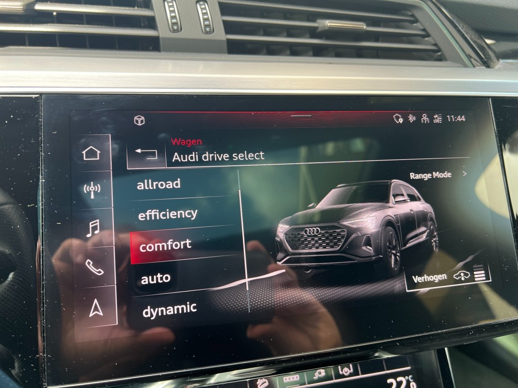 AUDI, Q8 E-TRON
