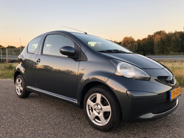 TOYOTA AYGO , Auto Hirsch, Landgraaf