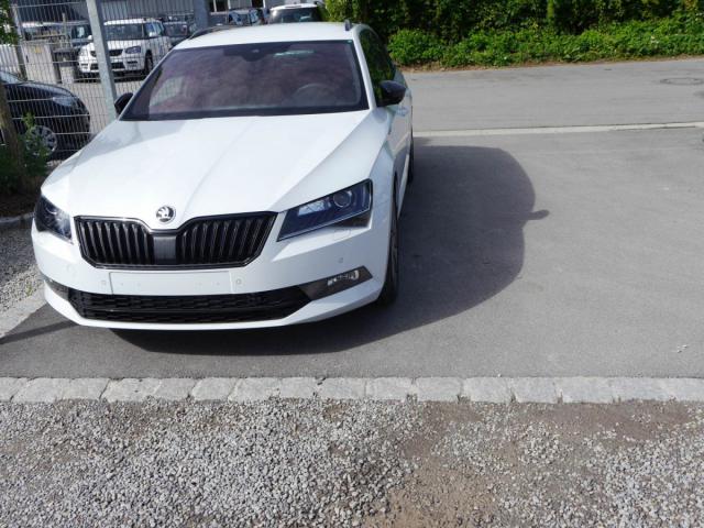Skoda Superb - Combi 2.0 TDI DPF DSG SPORTLINE * ALCA...