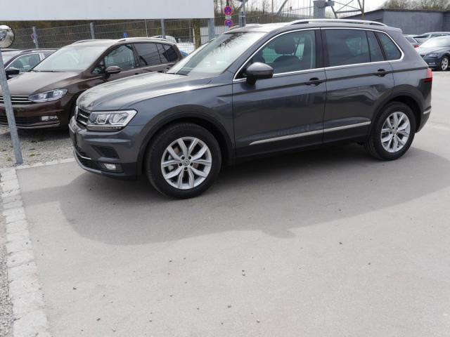 Volkswagen Tiguan - 1.4 TSI DSG ACT HIGHLINE * NAVI LED-SC...