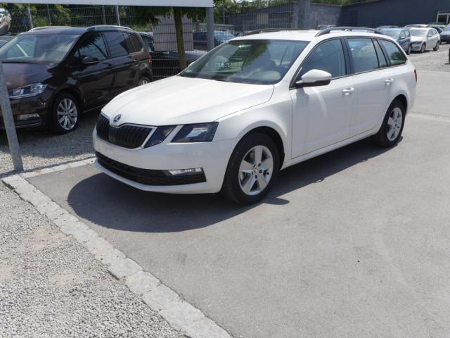 Skoda Octavia - Combi 1.4 TSI AMBITION * NAVI PDC SIT...