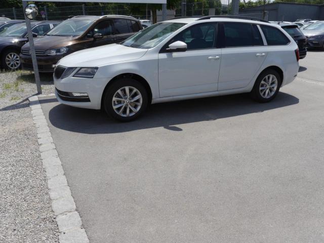 Skoda Octavia - Combi 1.8 TSI DSG STYLE * LED-SCHEINW...