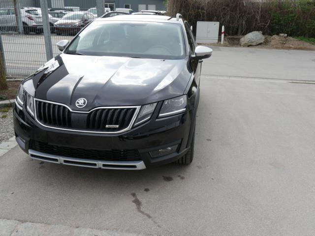 Skoda Octavia - Combi 2.0 TDI DPF DSG SCOUT 4x4 * SOF...