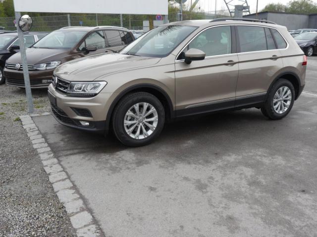 Volkswagen Tiguan - 1.4 TSI ACT COMFORTLINE * NAVI LED-SCH...