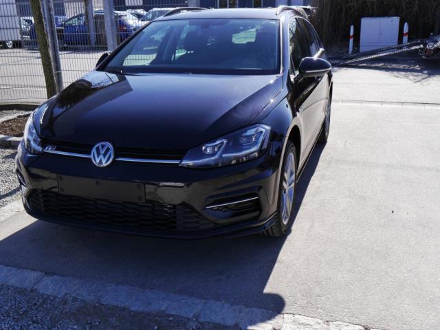 Volkswagen Golf - Variant VII 1.5 TSI ACT HIGHLINE EDITION...