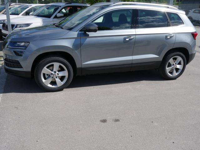 Skoda Karoq - 1.5 TSI ACT DSG STYLE * NAVI LED-SCHEIN...