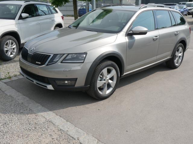 Skoda Octavia - Combi 2.0 TDI DPF DSG SCOUT 4x4 * ACC...