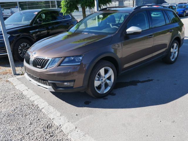 Skoda Octavia - Combi 2.0 TDI DPF DSG SCOUT 4x4 * ACC...