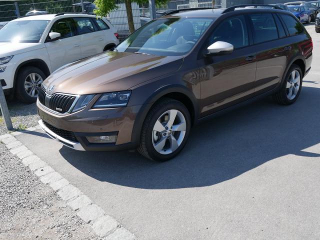 Skoda Octavia - Combi 2.0 TSI DSG SCOUT 4x4 * AHK LED...