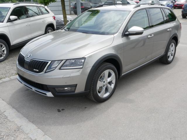 Skoda Octavia - Combi 2.0 TSI DSG SCOUT 4x4 * AHK NAV...