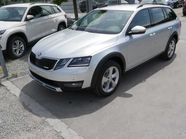 Skoda Octavia - Combi 2.0 TSI DSG SCOUT 4x4 * AHK LED...