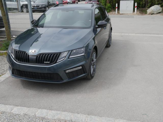 Skoda Octavia - Combi 2.0 TSI RS 245 * NAVI LED PARKT...
