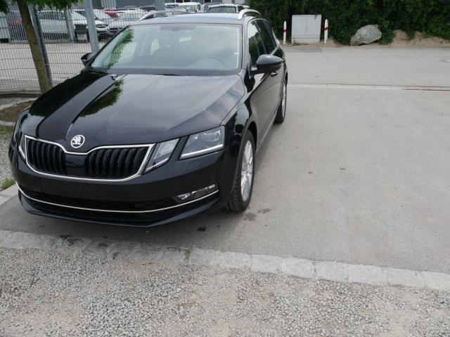 Skoda Octavia - Combi 1.5 TSI ACT DSG STYLE PLUS * LE...