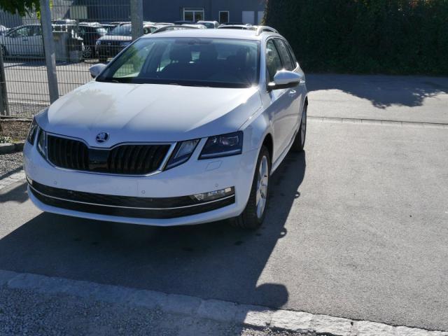 Skoda Octavia - Combi 2.0 TSI DSG STYLE * LED-SCHEINW...
