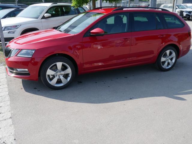 Skoda Octavia - Combi 2.0 TSI DSG STYLE * LED-SCHEINW...