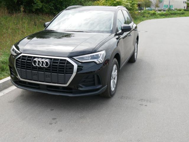 Audi Q3 - 35 TFSI CoD * MMI NAVI PLUS LED PDC SHZG V...