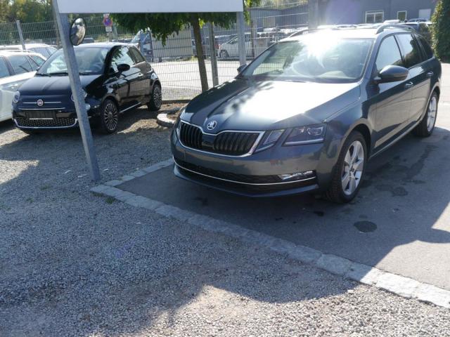 Skoda Octavia - Combi 2.0 TSI DSG STYLE * AHK LED-SCH...