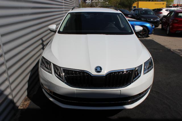 Skoda Octavia - Combi Style 1.4 TSI DSG, Navigationss...