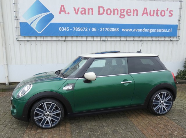 MINI COOPER S 2.0 COOPER S 60 YEARS EDITION Automaat,ACC,Leer,Pano, A van Dongen auto's, Asperen