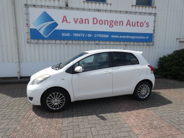 TOYOTA YARIS 1.3 VVTI DYNAMIC,Airco.DealerOH,APK 2-4-26, A van Dongen auto's, Asperen