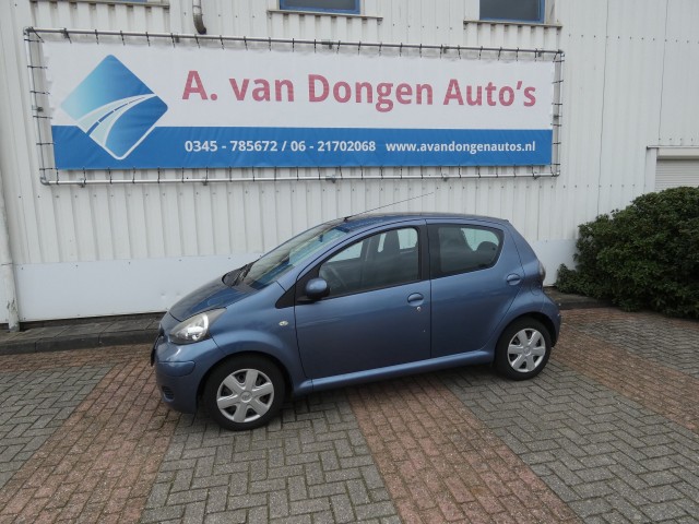 TOYOTA AYGO 1.0-12V COMFORT,Airco,Stuurbekr,APK 23-7-26, A van Dongen auto's, Asperen