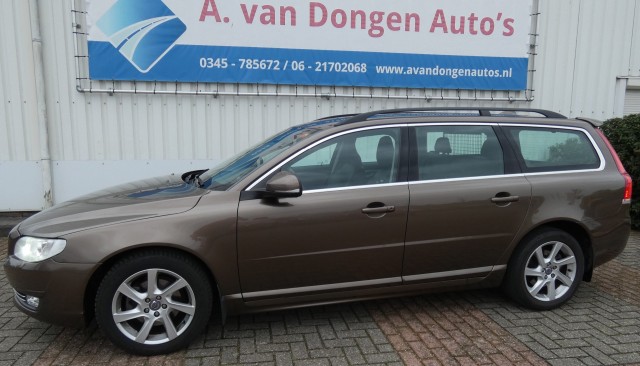 VOLVO V70 1.6 T4 SUMMUM Automaat,Xenon,Navi,Trhaak,APK 29-10-26, A van Dongen auto's, Asperen