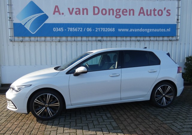 VOLKSWAGEN GOLF 1.5 eTSI R-LINE BNS Automaat,ACC,Led,Navi,APPLE, A van Dongen auto's, Asperen