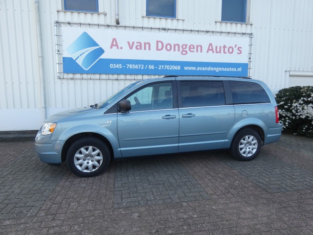 CHRYSLER VOYAGER 2.8 CRD LX Automaat 7 Pers,Clima,Cruise,Incl.APK, A van Dongen auto's, Asperen