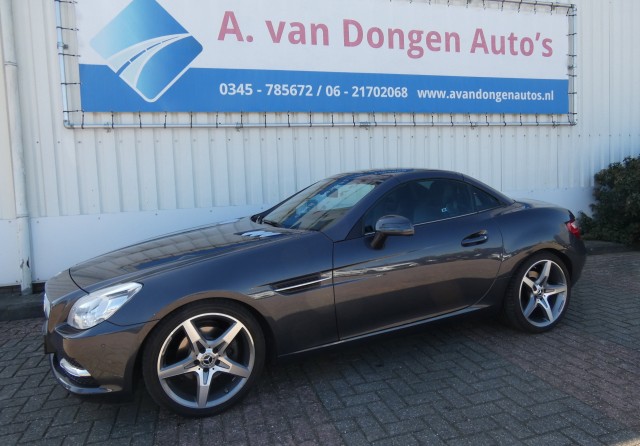 MERCEDES-BENZ SLK-KLASSE 200 AMG Edition Automaat,Pano,Airscarf,Leer,Led, A van Dongen auto's, Asperen