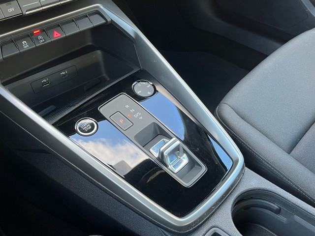AUDI A3 35 TFSI Business edition Automaat 150 PK I Carplay I Stoelverw. Autobedrijf Hilboezen, 7951 EE Staphorst