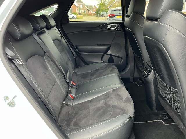 KIA PRO CEED 1.4 T-GDI GT-Line 140PK I Carplay I Camera I Trekhaak I LED Autobedrijf Hilboezen, 7951 EE Staphorst