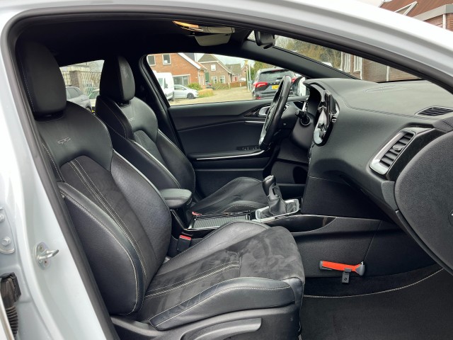 KIA PRO CEED 1.4 T-GDI GT-Line 140PK I Carplay I Camera I Trekhaak I LED Autobedrijf Hilboezen, 7951 EE Staphorst