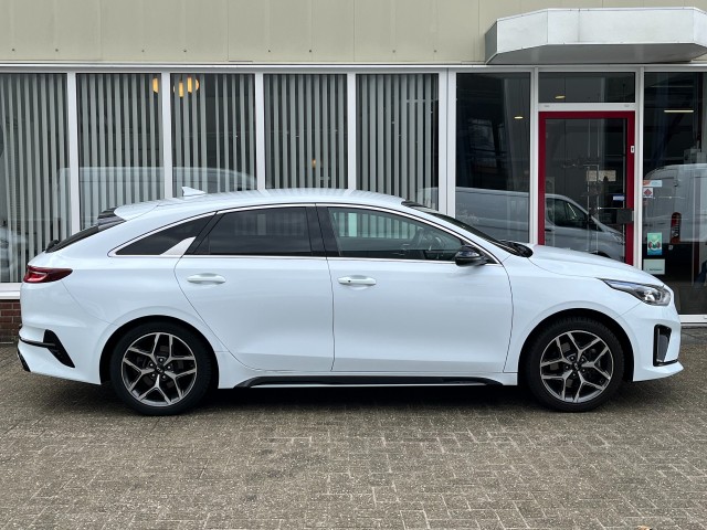 KIA PRO CEED 1.4 T-GDI GT-Line 140PK I Carplay I Camera I Trekhaak I LED Autobedrijf Hilboezen, 7951 EE Staphorst